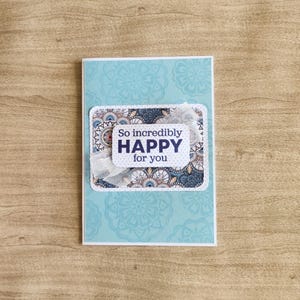 Carte de mandala faite main, carte de voeux « Tellement heureux pour vous », élégant souvenir bleu, carte masculine, carte positive et charmante