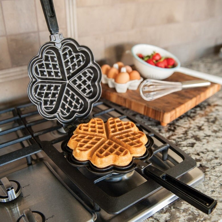 cast aluminum waffle maker