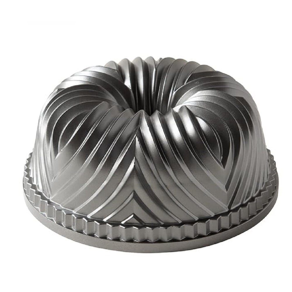 Nordic Ware Cast Aluminum Bavaria Bundt Cake Pan 