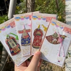 Gold-Plated Korean Traditional Metal Bookmarks | Royalty Designs with Hanbok & Fan Motifs|Bookworm|Korea gifts|Perfect for Book Lovers