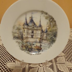 Picture of castle Azay - le- Rideau on decoration plate by Limoges, France