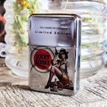 Vintage Style Crystal Sexy Lucky Strike Pin Up FREE ENGRAVE Personalized Windproof Petrol Cigars Cigarettes Refilled Flip Top Retro Lighter product logo