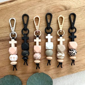 Minikruissleutelhangers: christelijk accessoire met siliconenkralen, taslabel, vrijheid, Jezus, wilde bloem, luipaard, geloof over angst, keerpunt, god