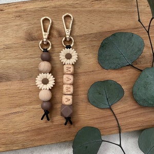 Keychains | Daisy | MAMA | Silicone Beaded | Wood | Brown | Neutral Tones | Bag Tag | Cute | Gift Ideas | Mama | Teacher | Friend | Love