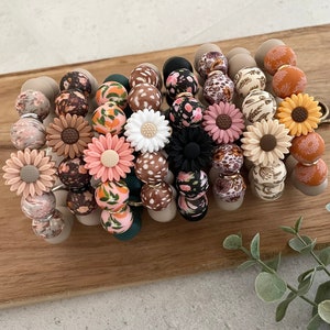 Llaveros de pulsera / Llaveros de silicona con cuentas / Llaveros neutros / Flores silvestres / Mamá / Cervatillo / Margarita / Pulseras / Ideas de regalo para maestros / Accesorios