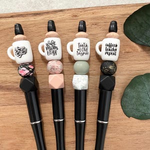 Stylos à bille | tasse à café | Idées cadeaux pour les enseignants | Enseigner l'amour, inspirer | Répétition de l'enseignement du café | maman a besoin de café | Cadeaux de fin d'année pour les enseignants
