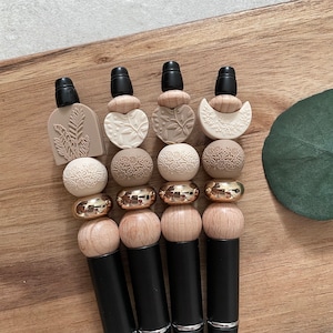 Stylos | Perles | Perles en silicone | Porte-clés | Fleurs sauvages | Bohème | coeur | Lune | Idées cadeaux pour les enseignants | Fleurs | Fleurs | Fête des Mères