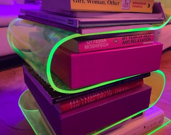 Groovy Acrylic Wave Bücherregal (sie sind zurück & besser als je zuvor!)
