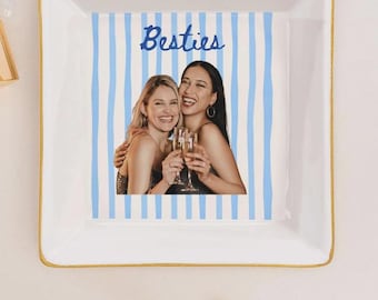 Plateau à bijoux personnalisé pour demoiselle d'honneur, plateau à rayures bleues avec nom, porte-bagues en céramique à bordure dorée, cadeau pour meilleure amie