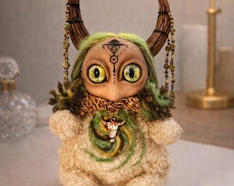 Muñeca de arte fantástico OOAK Kipshi AERI, criatura mística hecha a mano, figura de espíritu textil, decoración de bruja