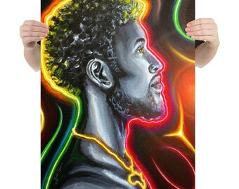 Puede incluir: Una pintura digital de un perfil de hombre con un contorno de neón de colores. El hombre tiene el pelo corto y rizado y barba. El fondo es un diseño abstracto oscuro con remolinos de color.