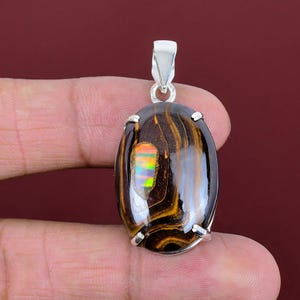 Etiopisk opal i stenblockopalhänge, handgjorda smycken i sterlingsilver