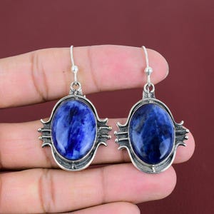 Handgefertigte Ohrringe aus Sodalith: 925 Sterling Silber, Eleganter Edelsteinschmuck