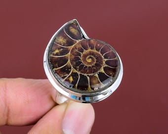 アンモナイトのハンドメイドリング 手作りのスターリングシルバー製アンモナイト化石リング - 調節可能な
