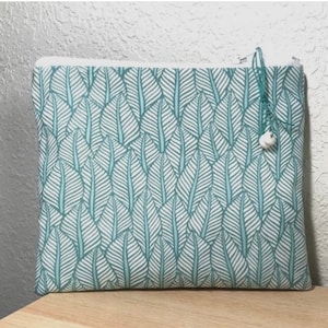 Leaf Print l Zipper Pouch  Makeup Bag  Art Supplies Beachy  Garden Leaf Design Arts