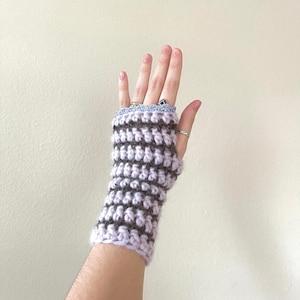 Dainty Striped Fingerless Gloves- Crochet PDF Pattern