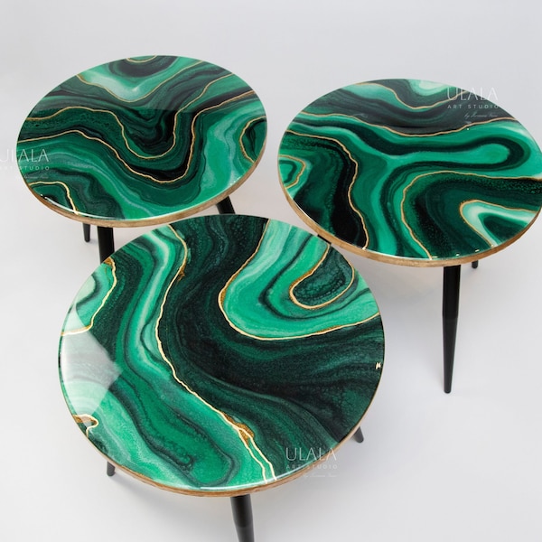 Malachite green coffee table, Resin coffee table, Green gold coffee table, Round coffee table, Epoxy handmade table, Custom coffee table