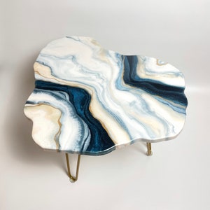 White & Navy blue coffee table, Epoxy resin coffee table, Custom coffee table, Geode coffee table, Unique side table, Marble coffee table