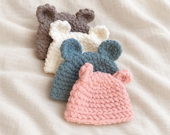 Gorro de bebé de osito de ganchillo hecho a mano – Suave y de felpa. Tallas: Recién nacido, 3-6 meses, 6-12 meses.