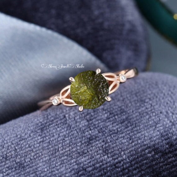 Bague en pierre gemme de moldavite brute naturelle en argent sterling Bague de fiancailles Bijoux moldaves Bague cadeau d anniversaire cadeau pour elle Etsy France