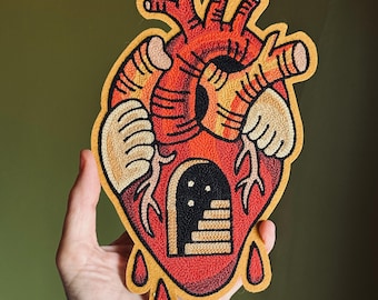 解剖学的ハートの秘密の扉タトゥーフラッシュチェーンステッチ刺繍パッチ