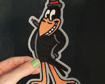 クラシックな漫画風カラスのタトゥーフラッシュチェーンステッチ刺繍パッチ