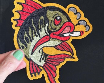 スモーキングフィッシュタトゥーフラッシュチェーンステッチ刺繍パッチ