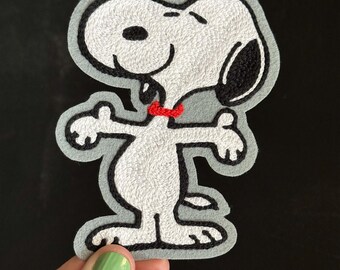 ハッピースヌーピーのチェーンステッチ刺繍パッチ