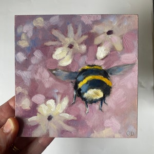 Bee Original oil painting with flowers, Bee wall art, gift for Bee lovers/loose oil painting, whimsical artwork