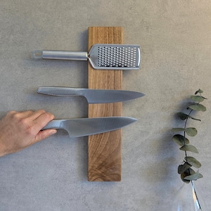 Vertical Magnetic Knife Holder for 6 Knives, Wall Mounted Kitchen Knife Rack, Solid Walnut Wood Magnetic Knife Block,Magnetic Utensil Holder
