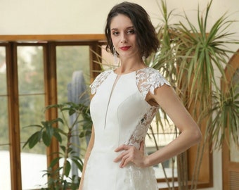 Abito da sposa di ispirazione vintage, abito da sposa senza schienale illusione floreale con retro in pizzo, abito da sposa con maniche ad aletta con gonna oversize, abito da sposa chic