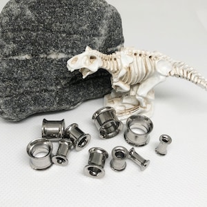 Pair of Stainless Steel Tunnels Ear Plugs Ear Gauges Expander Stretcher Star Ear Expander Body Jewelry Piercing