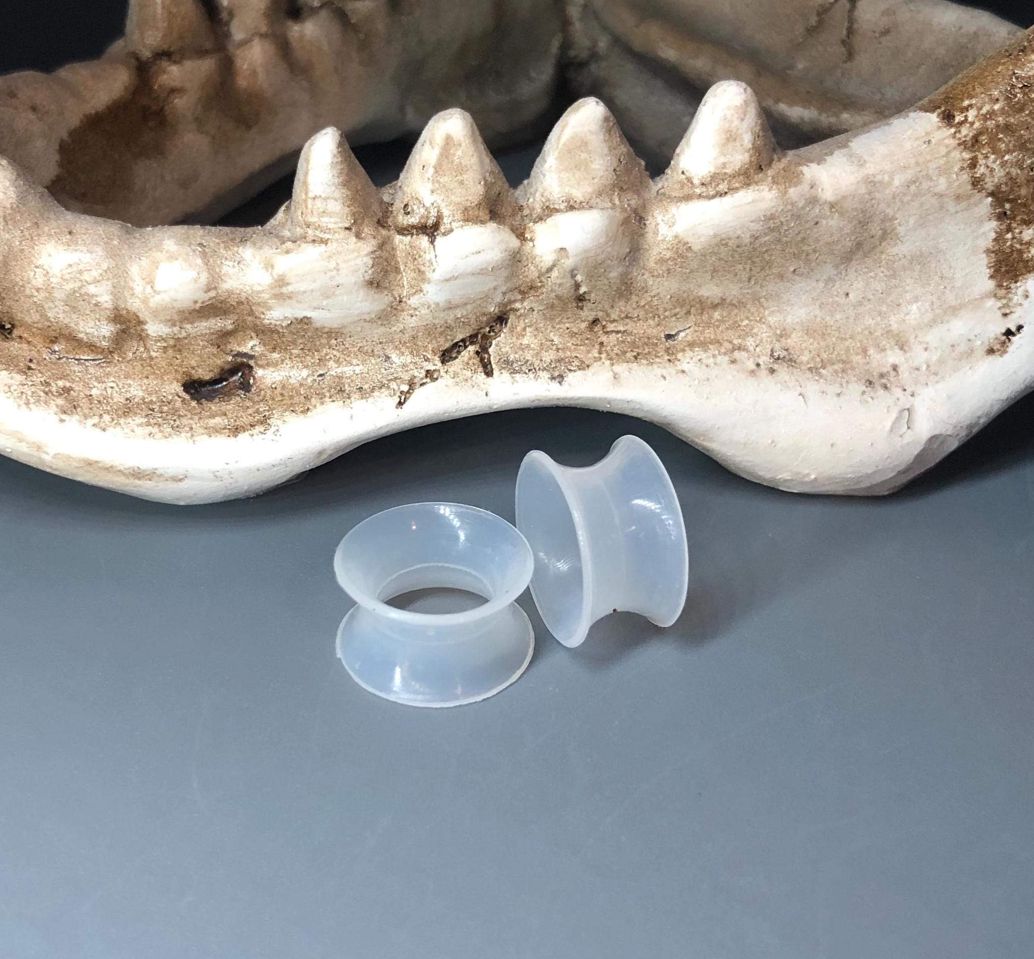 Pair of Silicone Ear Tunnels Ear Plugs Ear Gauges Ear Piercings