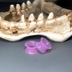 Pair of Silicone Ear Tunnels Ear Plugs Ear Gauges Ear Piercings