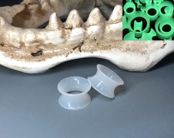 Pair of Silicone Ear Tunnels Ear Plugs Ear Gauges Ear Piercings
