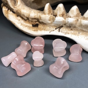Pair of Stone Ear Gauges Heart Tragus Piercing Ear Plugs and Tunnels Piercing Ear Stretchers Expanders Stretch Marks for Ears