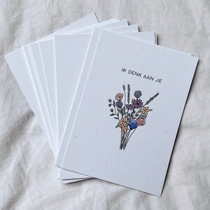 Ansichtkaartje 'ik denk aan je' | 100% recycled papier | A6 formaat | Zusterliefde Studios