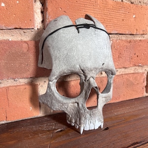 Escape from Tarkov - Mask - EFT - Costume - Cosplay - Halloween- Knight Goons mask - Skull - Ghost