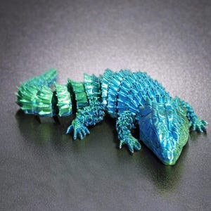 3D Printed Armadillo Lizard – Articulated Fidget Toy | Flexible Desk Decor & Fun Reptile Gift