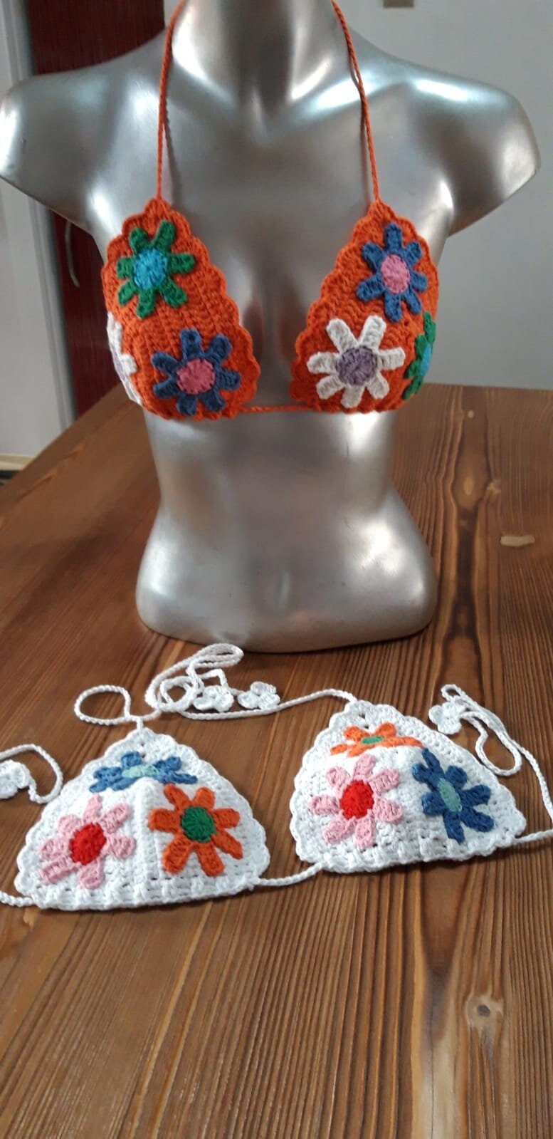 Top all'uncinetto, bikini all'uncinetto, regalo per lei, top bikini all'uncinetto, top costume da bagno all'uncinetto, bikini floreale, bikini colorat