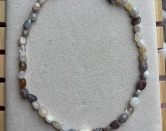 Agate gemstone necklace 45 cm with freshwater pearl – healing stone necklace, gift for women, boho jewelry, handmade, natural stone