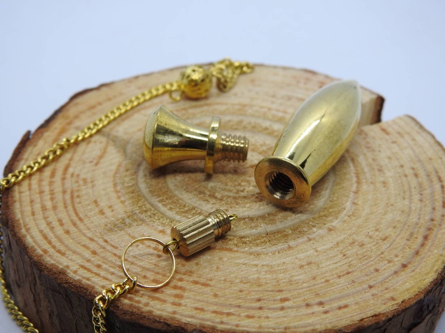 Karnac Temoin Pendule en Metal Doré Radiesthésie