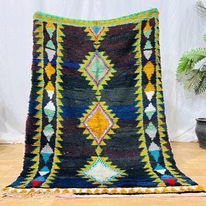 Tapete Berbere Boucherouite Vintage: Decoração Boho Marroquina Feita à Mão (1,29 x 1,98 m)