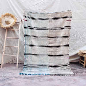 Authentic Beige Moroccan Blanket – Handmade Berber Throw – Soft Neutral Toned Vintage Textile