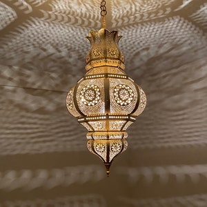 Suspension marocaine, Luminaire Lampe en cuivre marocain, Plafonnier suspendu, Lampe de style marocain