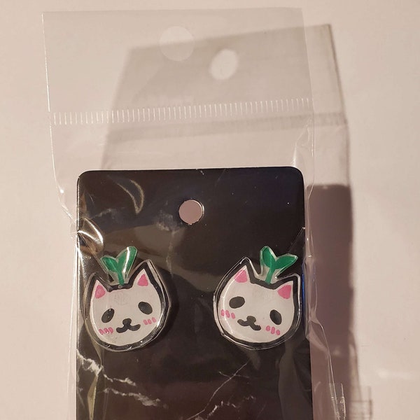 White Sprout Cat Stud Earrings