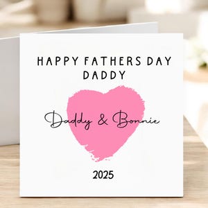 Karte zum Vatertag – Happy Fathers Day Daddy – Personalisiert mit Namen von Daddy und Kind/Baby – und individueller Nachricht – Daddy Geburtstagsgeschenk