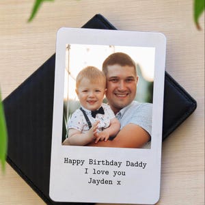 Personalisierte Aluminium Daddy Geburtstagskarte für Papa zu sein - Alles Gute zum Geburtstag Geschenk von Baby oder Kleinkind - Grandad Surprise - Daddy 1st