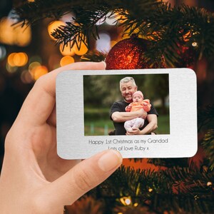 Tarjeta de billetera de metal personalizada: agregue cualquier texto personalizado en la tarjeta: regalo de recuerdo para él, abuelo, primer día de Navidad, nuevo papá, abuelo, abuela
