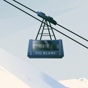 Puede incluir: Un telef&eacute;rico azul con las palabras "PIC BLANC" en la parte delantera, sobre un fondo de monta&ntilde;a blanca cubierta de nieve.